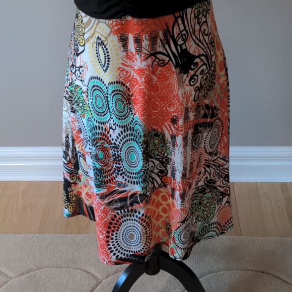 Abstract Pattern Dress - Picture 2 of 4